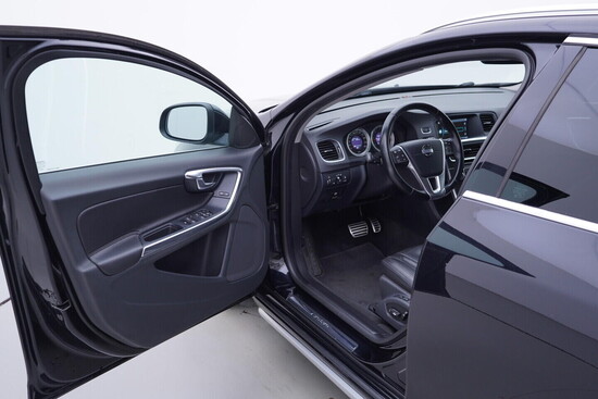 VOLVO V60  2.4 D5 169 kW automat_4