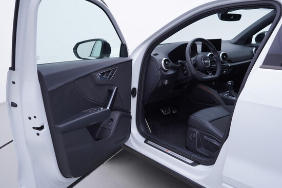 AUDI Q2 S-line 1.5 TFSI 110 kW automat_4