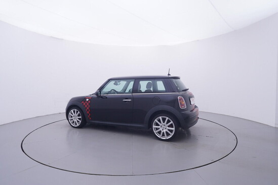 MINI ONE  1.4 16V 55 kW manuál_2
