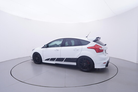 FORD FOCUS ST 2.0 2.0L EcoBoost 184 kW manuál_2