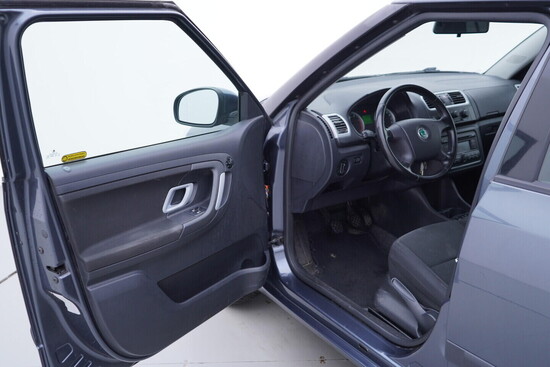 ŠKODA FABIA Elegance 1.4 16V 63 kW manuál_4