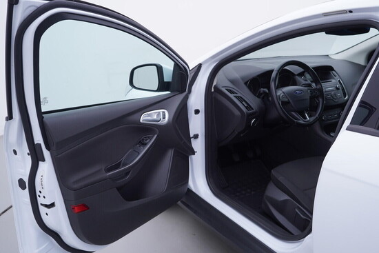 FORD FOCUS  1.6 16V 77 kW manuál_4