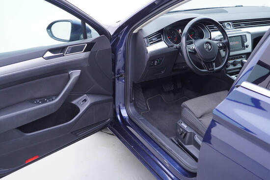 VOLKSWAGEN PASSAT Comfortline 2.0 TDI 110 kW automat_4