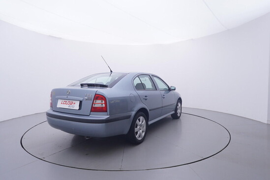 ŠKODA OCTAVIA Tour 1.6 MPI 75 kW manuál_3