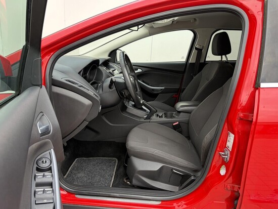 FORD FOCUS Trend 1.0 EcoBoost  74 kW manuál_4