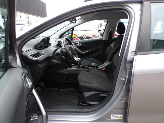 PEUGEOT 2008 Active 1.6 BlueHDI 88 kW manuál_4