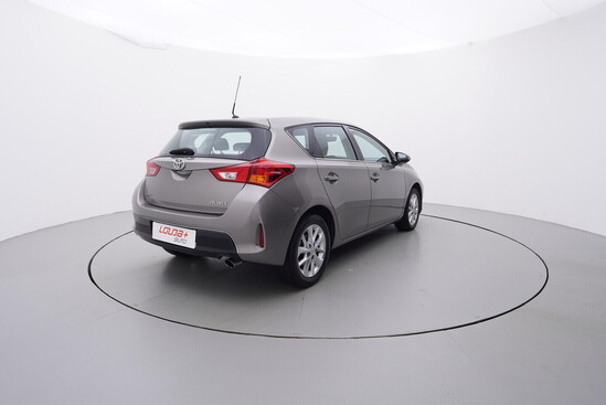 TOYOTA AURIS Life+ 1.6  97 kW manuál_3