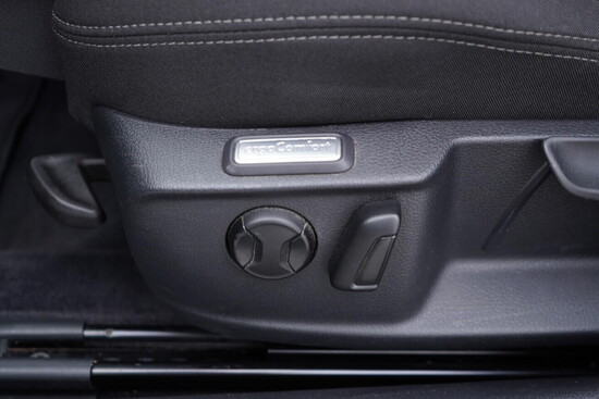 VOLKSWAGEN PASSAT VARIANT COMFORTLINE 1.6 TDI 88 kW manuál, DPH_5