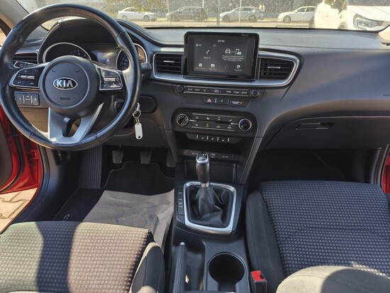 KIA CEED Comfort 1.4 GDI 73 kW manuál_4