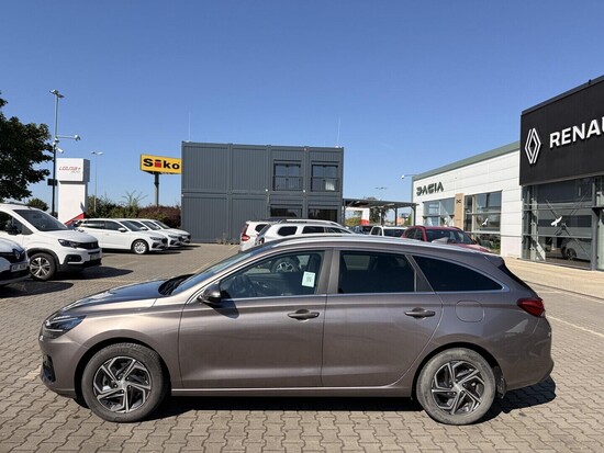 HYUNDAI I30 Smart 1.5 CVVT 81 kW manuál_2