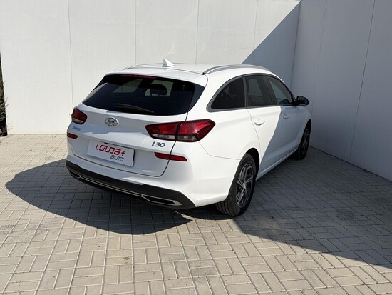 HYUNDAI I30 Smart 1.5 CVVT 80 kW manuál_3