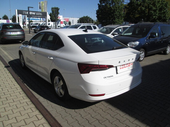 ŠKODA OCTAVIA Ambition 1.5 TSI 110 kW manuál_2