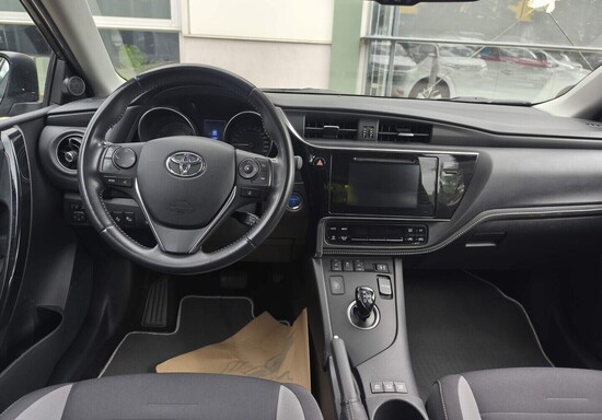 TOYOTA AURIS ACTIVE TREND 1.8 e-CVT 73 kW automat_4